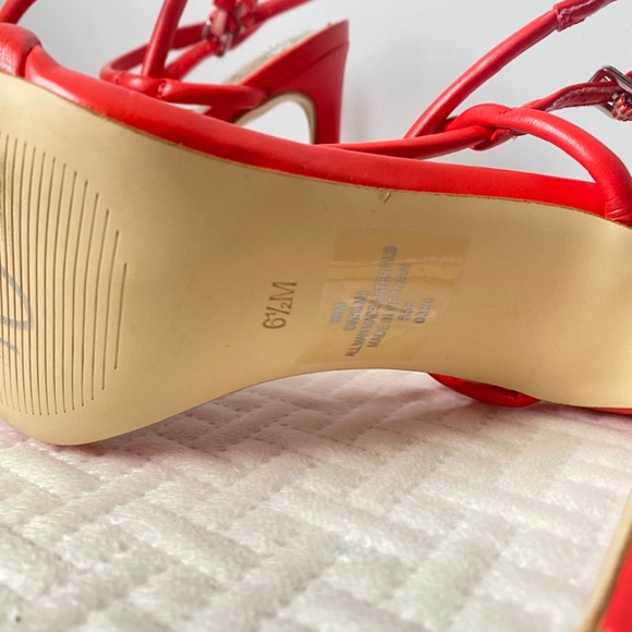 GUESS strappy heels - Picture 5 of 7